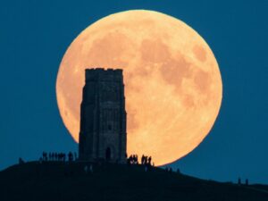 Esoteric spiritual clergy gather for super moon ordination